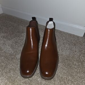 Brown Leather Chelsea Boots with Elastic Panels